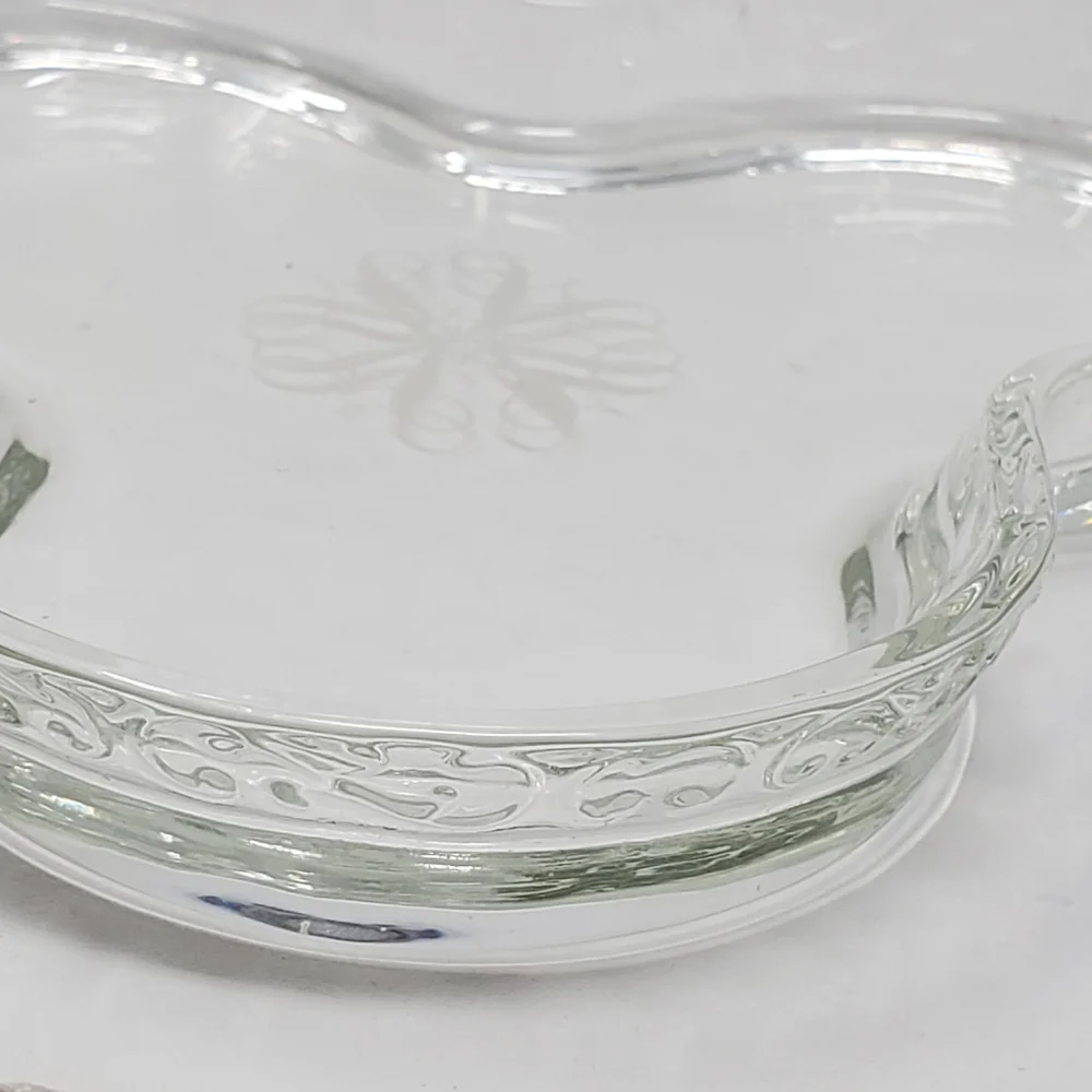 Vintage Avon Clear glass 3 leaf clover trinket/jewelry tray dish Great Condition